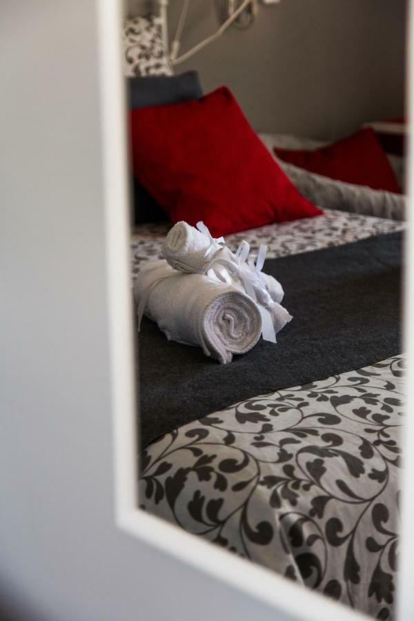 'Romeo & Juliet' Cozy Apartment With Breathtaking View Афины Экстерьер фото