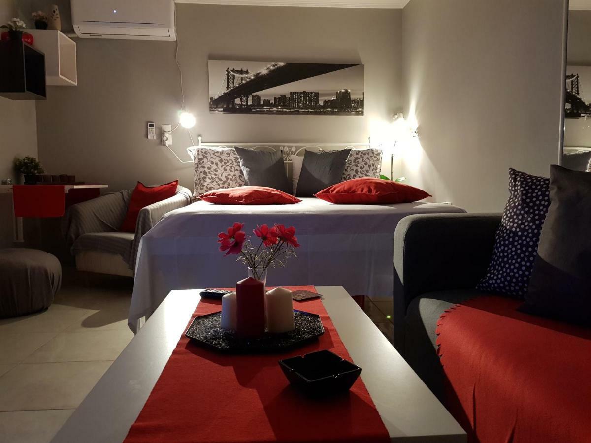 'Romeo & Juliet' Cozy Apartment With Breathtaking View Афины Экстерьер фото