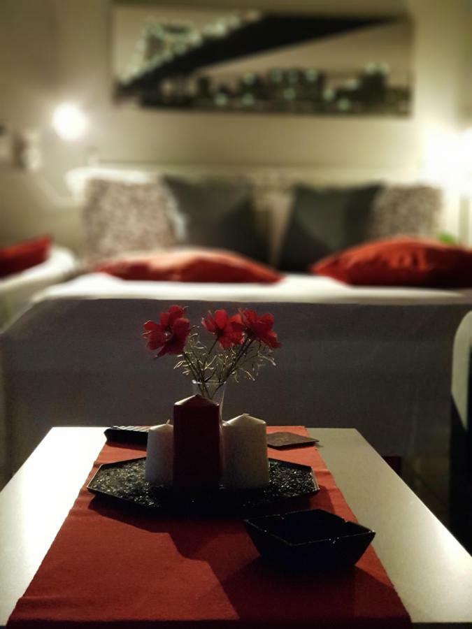 'Romeo & Juliet' Cozy Apartment With Breathtaking View Афины Экстерьер фото